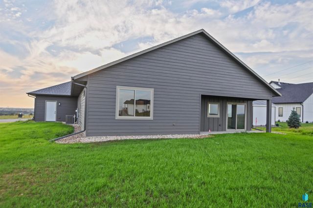 1108 N Slate Ave Avenue, Brandon, SD 57005