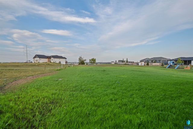 1108 N Slate Ave Avenue, Brandon, SD 57005