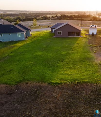 1108 N Slate Ave Avenue, Brandon, SD 57005