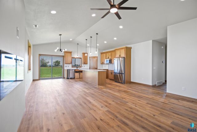 1108 N Slate Ave Avenue, Brandon, SD 57005