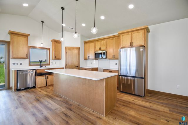 1108 N Slate Ave Avenue, Brandon, SD 57005