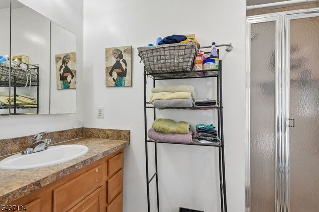 1411 Mopsick Ave, Linden City, NJ 07036