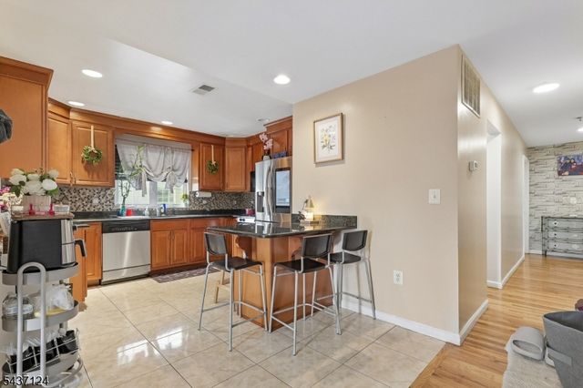 1411 Mopsick Ave, Linden City, NJ 07036