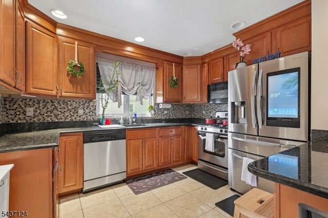 1411 Mopsick Ave, Linden City, NJ 07036