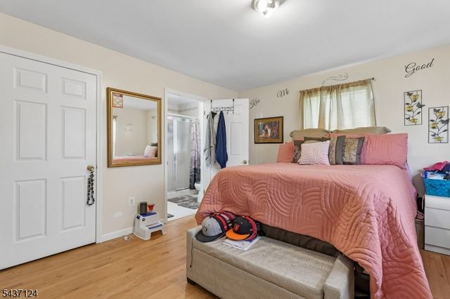 1411 Mopsick Ave, Linden City, NJ 07036