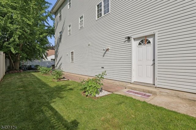 1411 Mopsick Ave, Linden City, NJ 07036