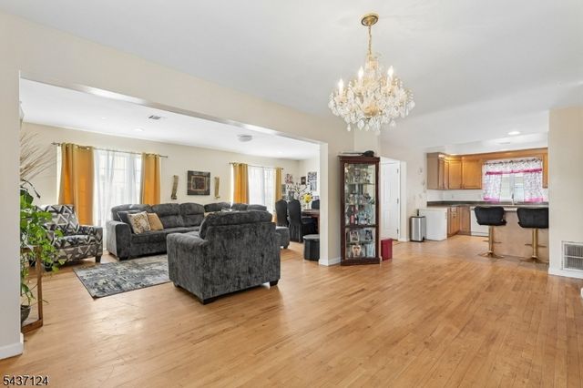 1411 Mopsick Ave, Linden City, NJ 07036