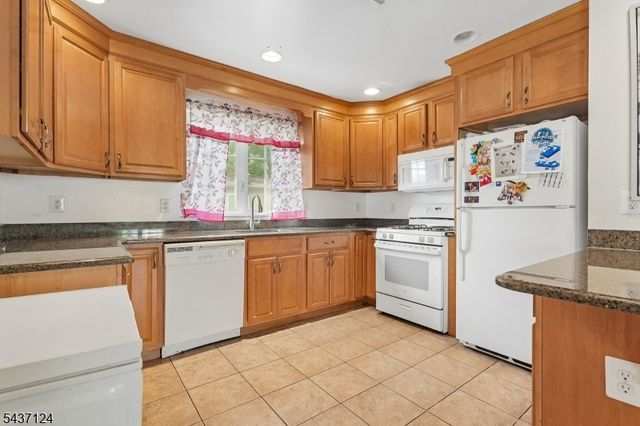 1411 Mopsick Ave, Linden City, NJ 07036
