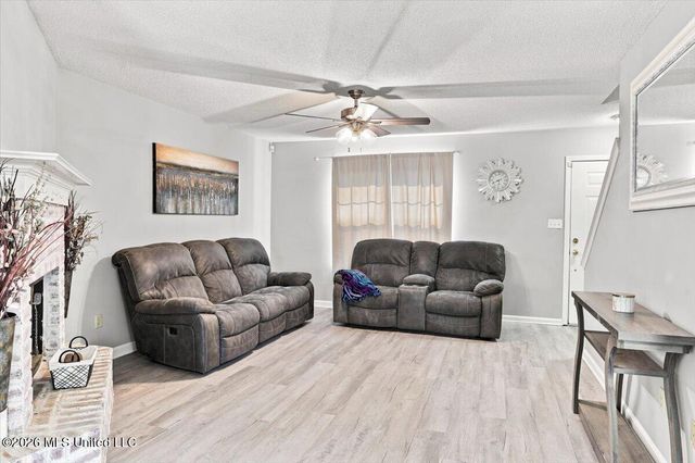 5871 Kentwood, Horn Lake, MS 38637