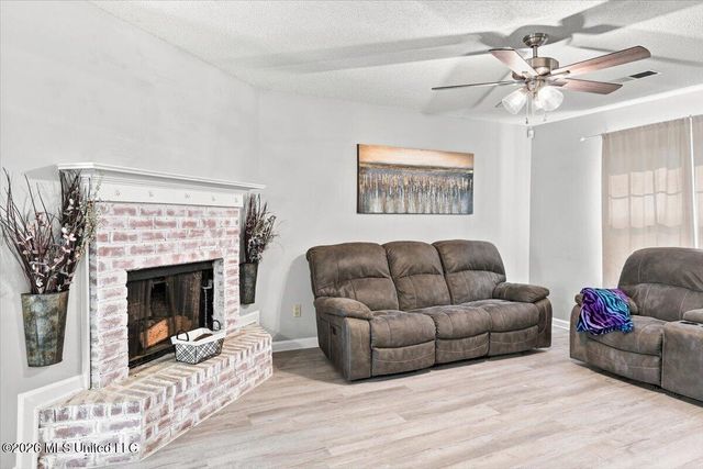 5871 Kentwood, Horn Lake, MS 38637