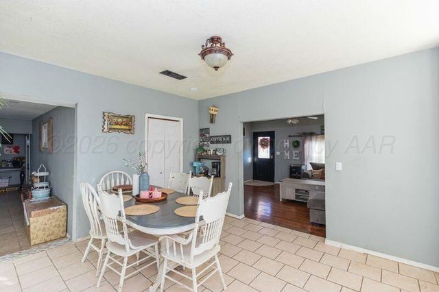 401 N Poplar Street, Stratford, TX 79084