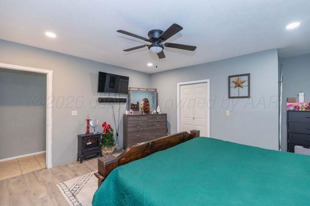 401 N Poplar Street, Stratford, TX 79084