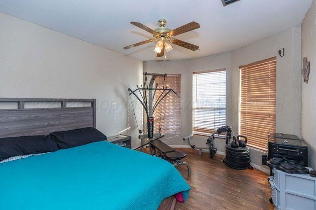 401 N Poplar Street, Stratford, TX 79084