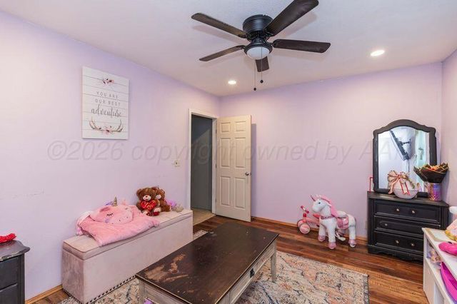 401 N Poplar Street, Stratford, TX 79084