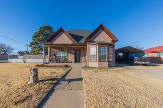 401 N Poplar Street, Stratford, TX 79084