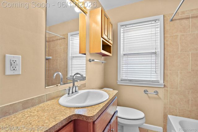 3130 Chestnut Street, Dearborn, MI 48124