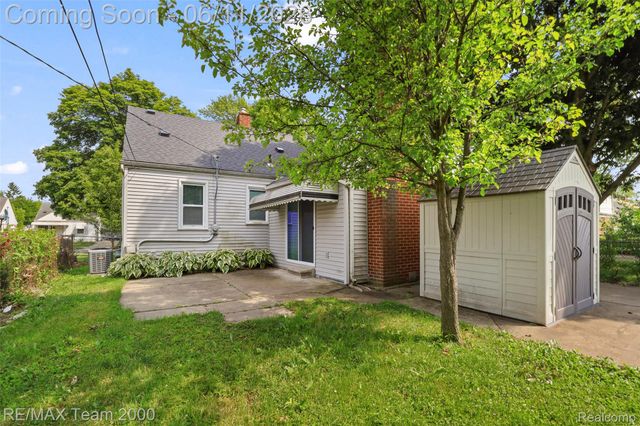 3130 Chestnut Street, Dearborn, MI 48124