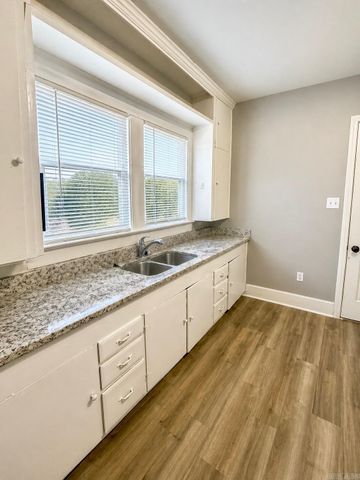 1624 Pike Avenue, North Little Rock, AR 72114