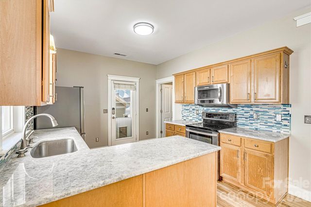 6747 E Douglas Park Drive, Huntersville, NC 28078