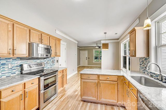 6747 E Douglas Park Drive, Huntersville, NC 28078