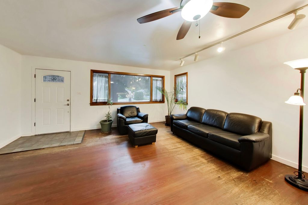 2183 LAURA Lane, Des Plaines, IL 60018 — photo 5