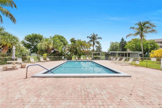 1402 NW 80th Avenue 310, Margate, FL 33063