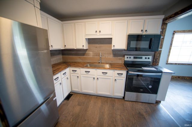 504 W 6th Street, Bicknell, IN 47512