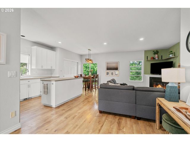 12172 SALMON Ct, Oregon City, OR 97045
