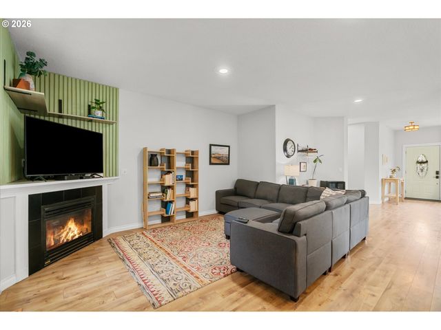 12172 SALMON Ct, Oregon City, OR 97045