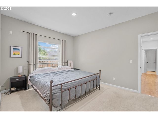 12172 SALMON Ct, Oregon City, OR 97045