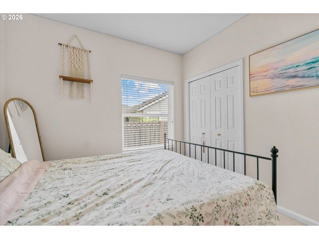 12172 SALMON Ct, Oregon City, OR 97045