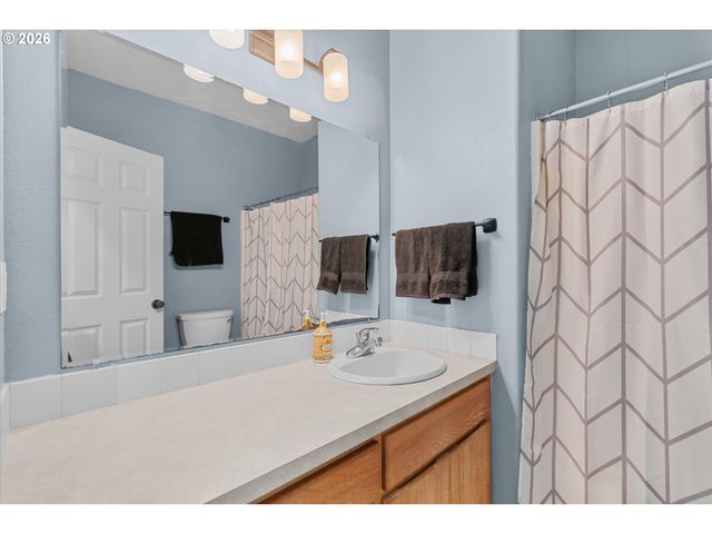 12172 SALMON Ct, Oregon City, OR 97045