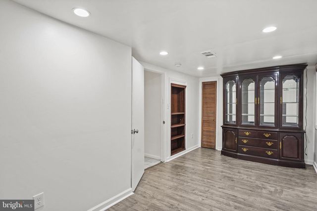 9086 BROOK FORD RD, Burke, VA 22015