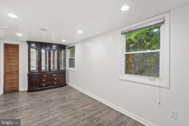 9086 BROOK FORD RD, Burke, VA 22015