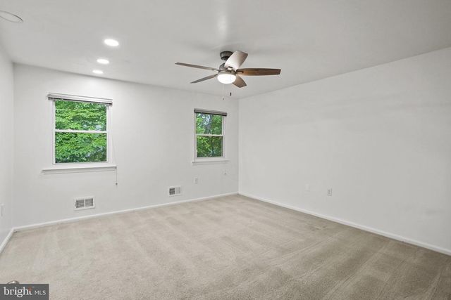 9086 BROOK FORD RD, Burke, VA 22015