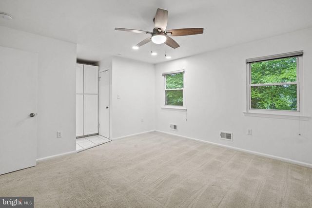 9086 BROOK FORD RD, Burke, VA 22015