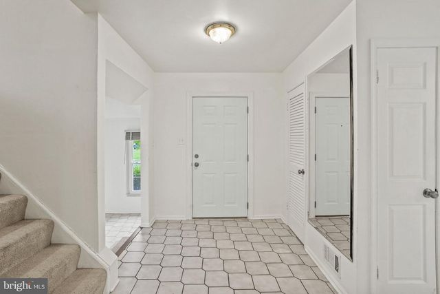 9086 BROOK FORD RD, Burke, VA 22015