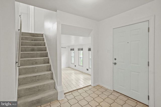 9086 BROOK FORD RD, Burke, VA 22015