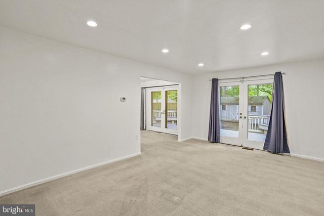 9086 BROOK FORD RD, Burke, VA 22015