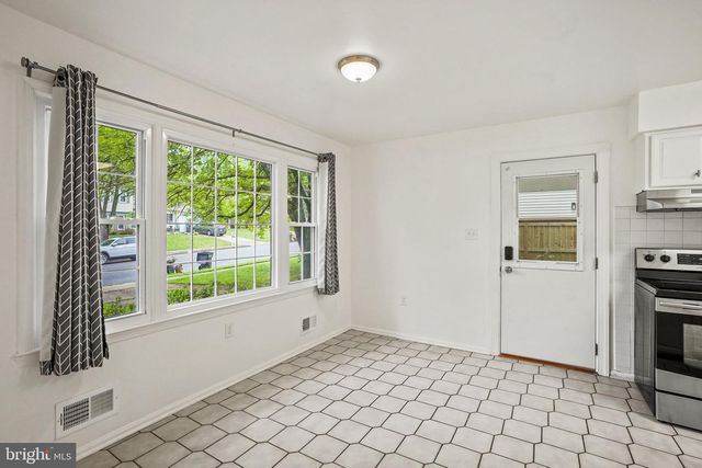9086 BROOK FORD RD, Burke, VA 22015