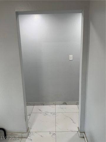 5425 Evergreen Avenue, Las Vegas, NV 89107