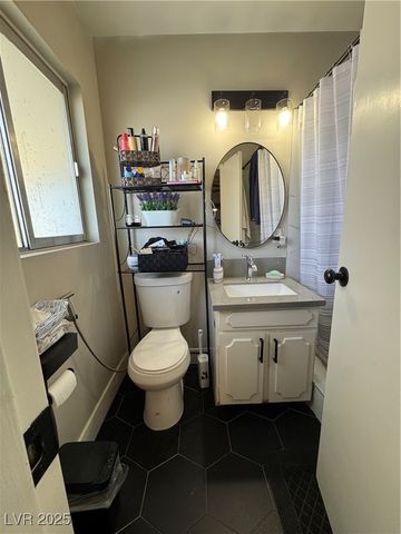 5425 Evergreen Avenue, Las Vegas, NV 89107