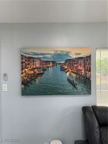 5425 Evergreen Avenue, Las Vegas, NV 89107