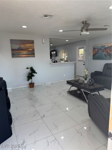 5425 Evergreen Avenue, Las Vegas, NV 89107