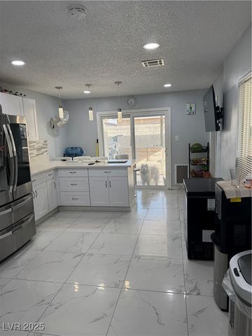 5425 Evergreen Avenue, Las Vegas, NV 89107