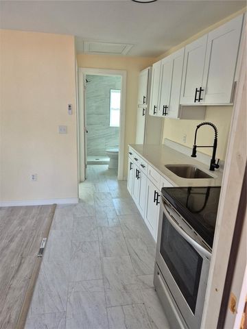 5680 28TH STREET N D5, St Petersburg, FL 33714