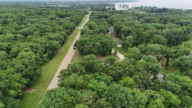 126 Lakeview Trail, Mabank, TX 75147
