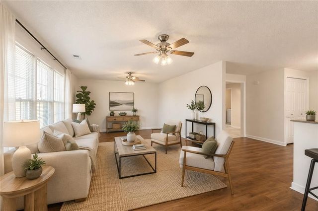 1261 SE Mill Street, Dearborn, MO 64439