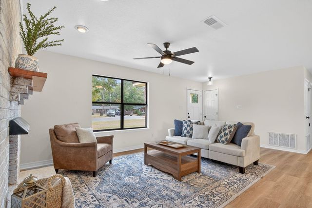 6649 Black Oak Place, Pensacola, FL 32526