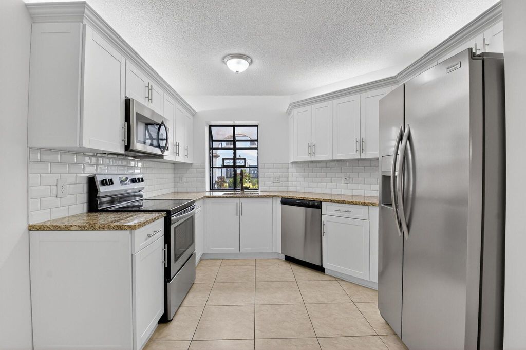 5140 Floria Way F, Boynton Beach, FL 33437